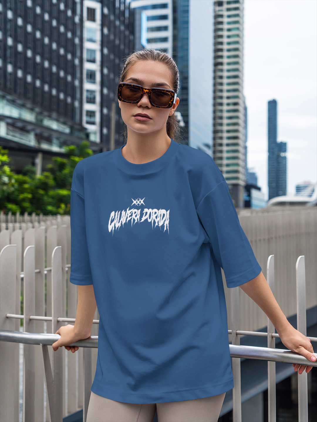 Calavera Dorada Oversized Tee