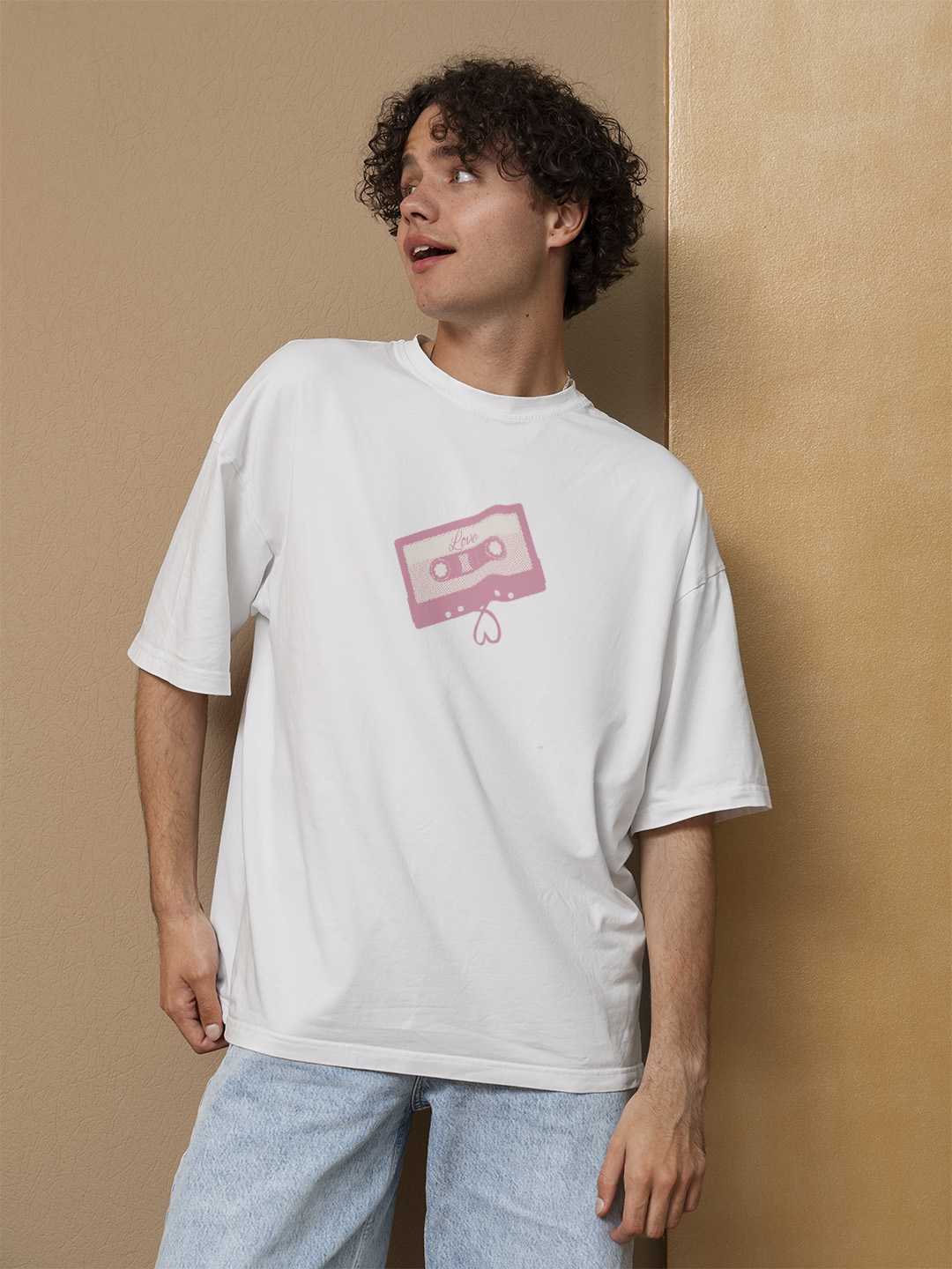 Love is all we need Oversized Tee